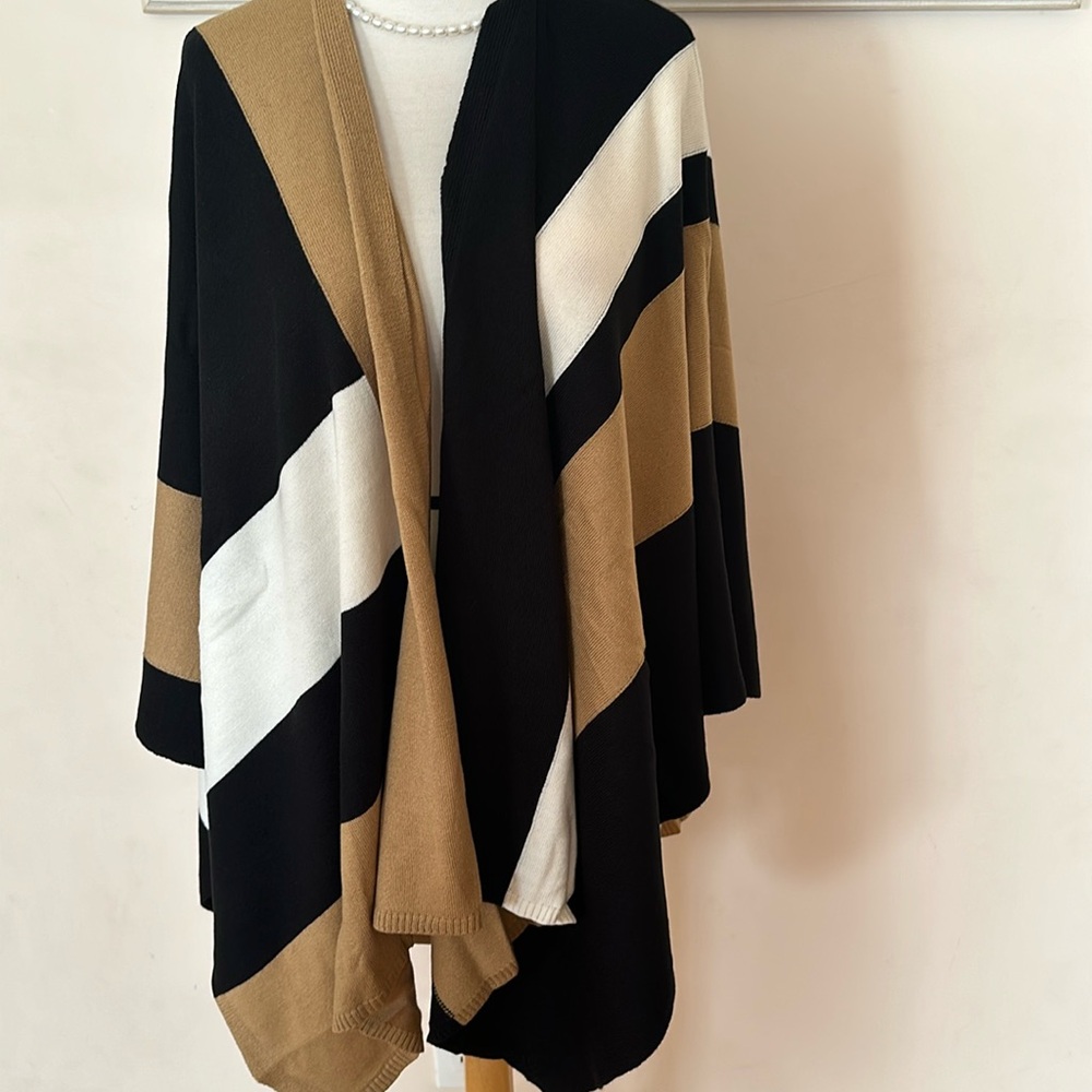 Parrish LA cozy wrap. New.
